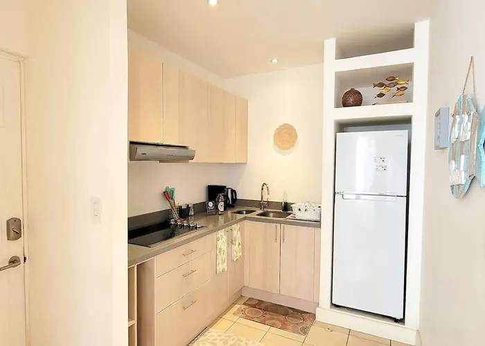 Vv2 42 - Bright Tama 2br Walk To And Pool